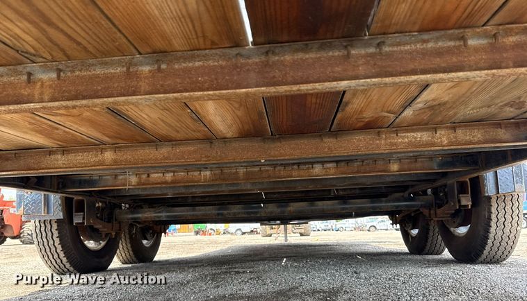 image for item EG5842 2000 Roadrunner Trailer Mfg 20ME22 utility trailer with generator