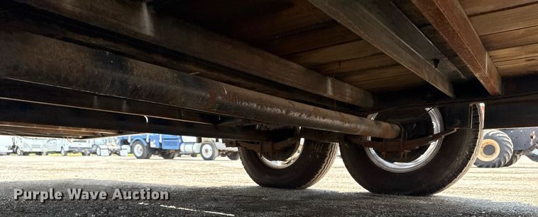 image for item EG5842 2000 Roadrunner Trailer Mfg 20ME22 utility trailer with generator