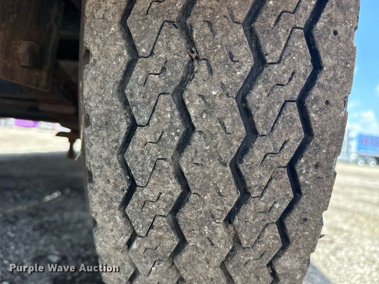 image for item EG5842 2000 Roadrunner Trailer Mfg 20ME22 utility trailer with generator