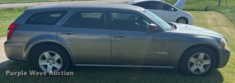 image for item EG6453 2005 Dodge Magnum 