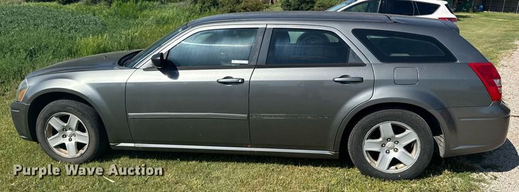 image for item EG6453 2005 Dodge Magnum 