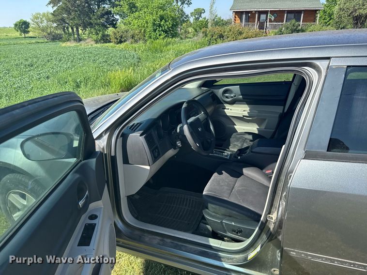 image for item EG6453 2005 Dodge Magnum 