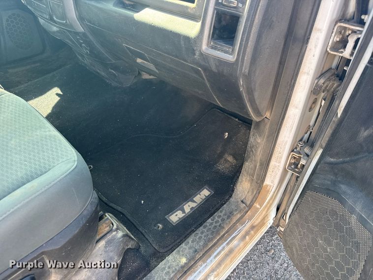 image for item EG6462 2017 Dodge Ram 1500 pickup truck