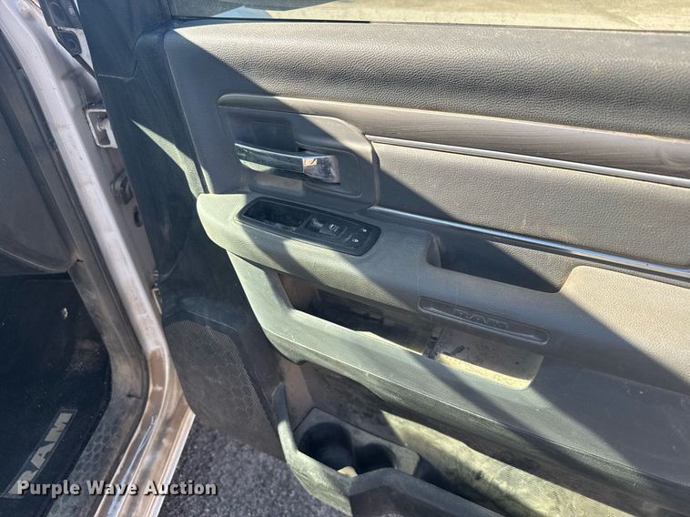 image for item EG6462 2017 Dodge Ram 1500 pickup truck