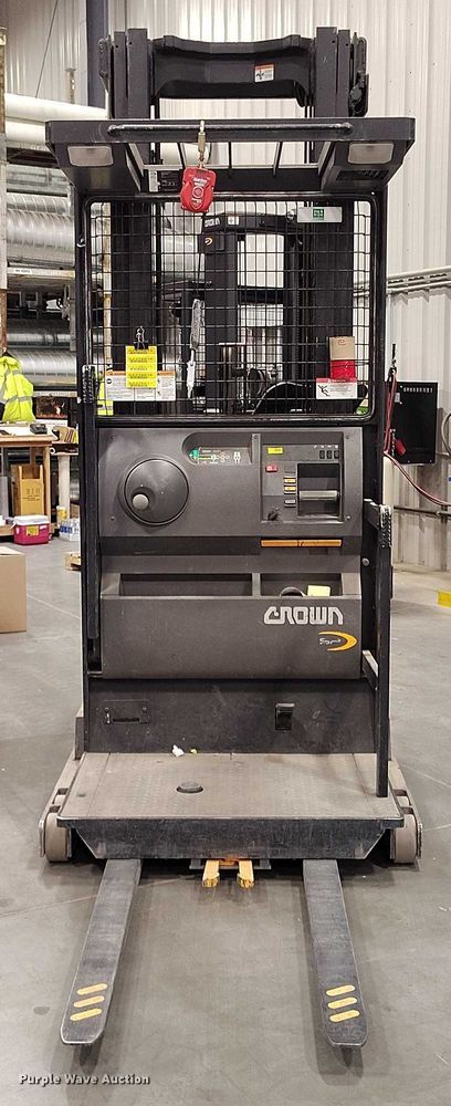 image for item EH0328 2015 Crown SP3520-30 order picker