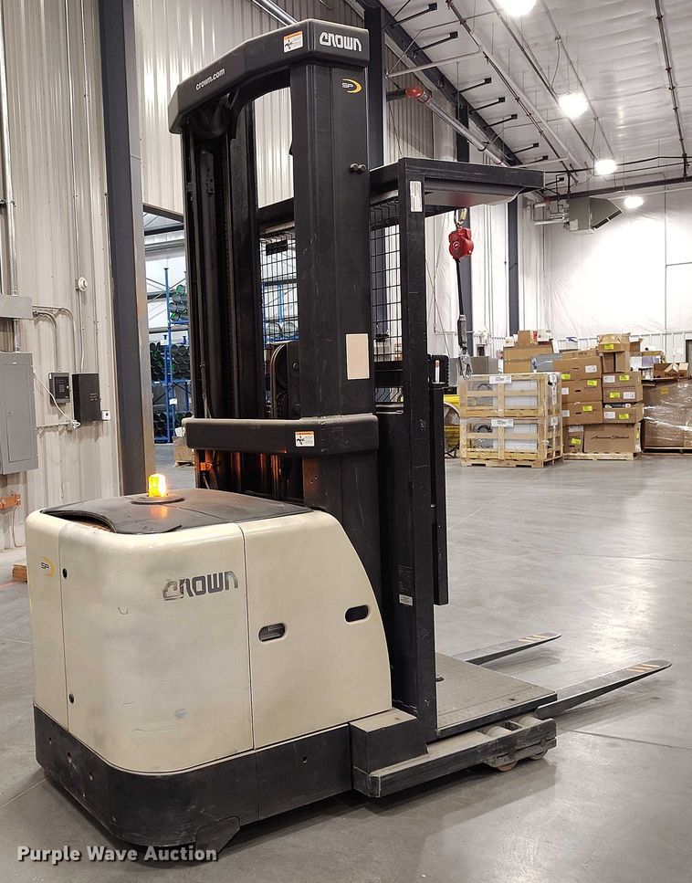 image for item EH0328 2015 Crown SP3520-30 order picker