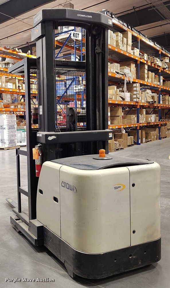 image for item EH0328 2015 Crown SP3520-30 order picker