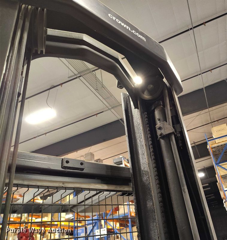 image for item EH0328 2015 Crown SP3520-30 order picker