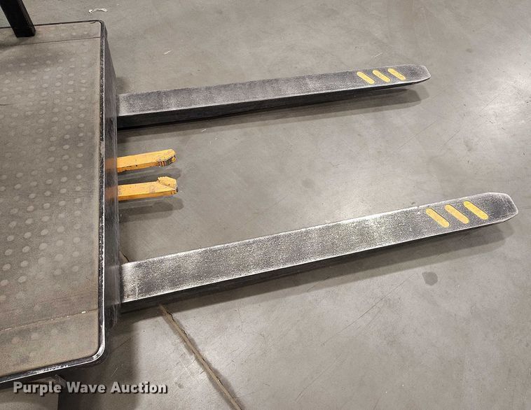 image for item EH0328 2015 Crown SP3520-30 order picker