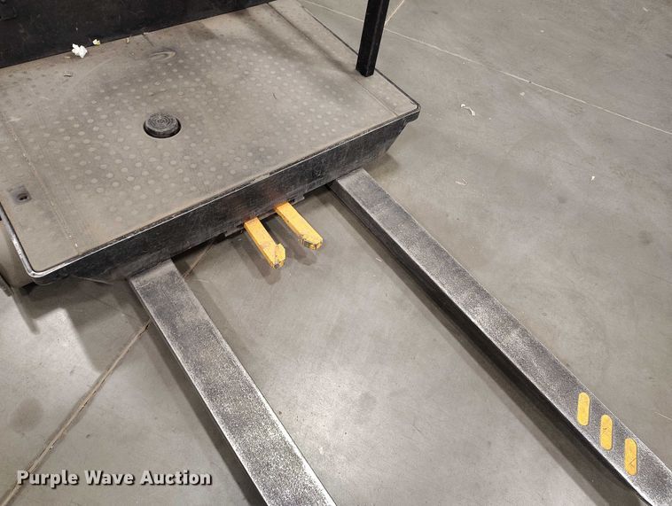 image for item EH0328 2015 Crown SP3520-30 order picker