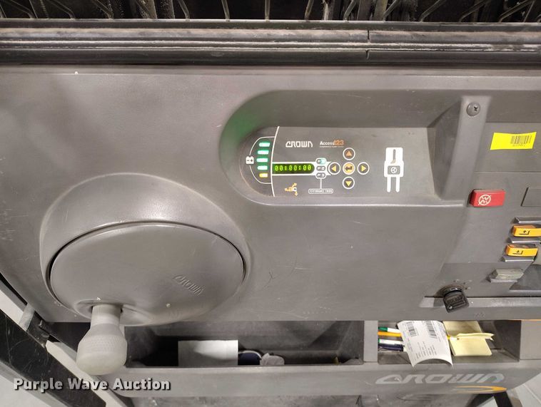 image for item EH0328 2015 Crown SP3520-30 order picker