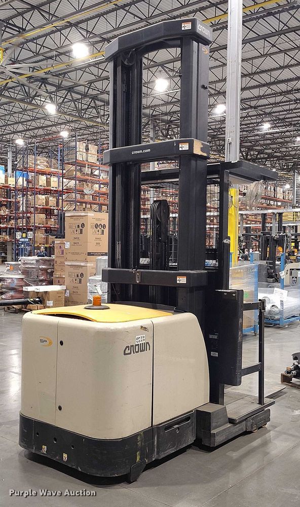 image for item EH0329 2018 Crown SP4050-30 order picker