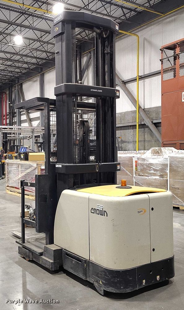 image for item EH0329 2018 Crown SP4050-30 order picker