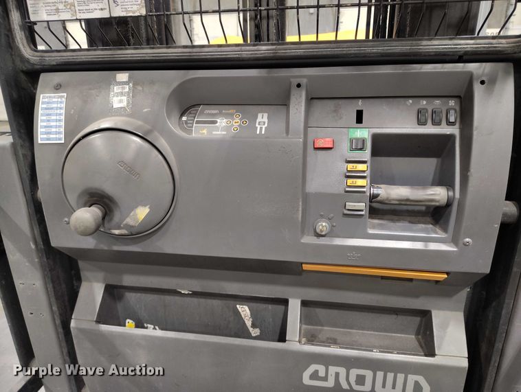 image for item EH0329 2018 Crown SP4050-30 order picker