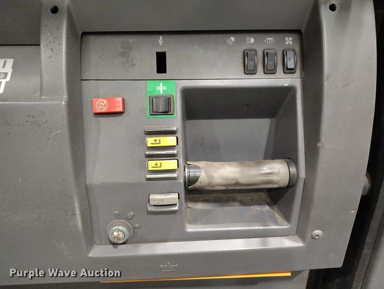 image for item EH0329 2018 Crown SP4050-30 order picker