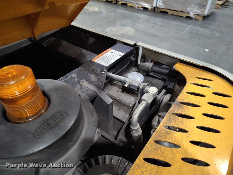 image for item EH0329 2018 Crown SP4050-30 order picker