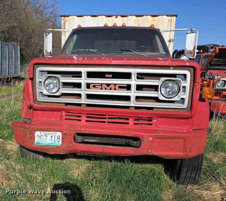 image for item EH8865 1987 GMC C7 grain truck