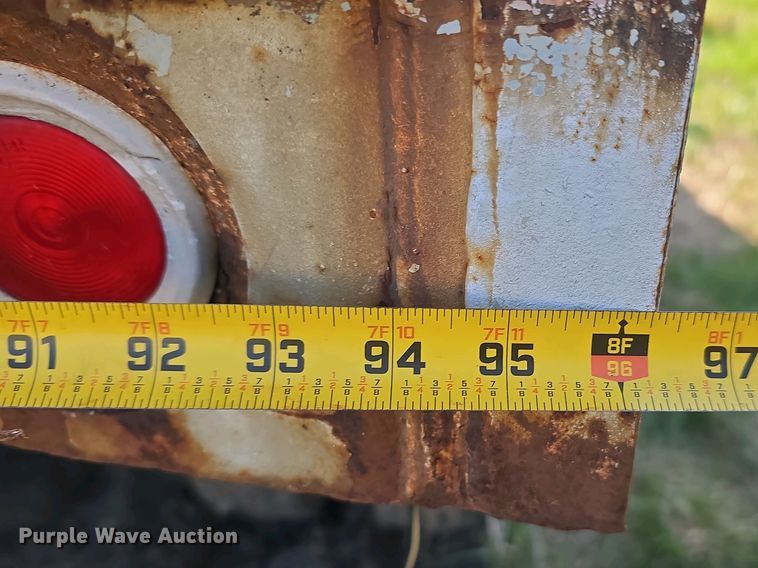 image for item EH8865 1987 GMC C7 grain truck