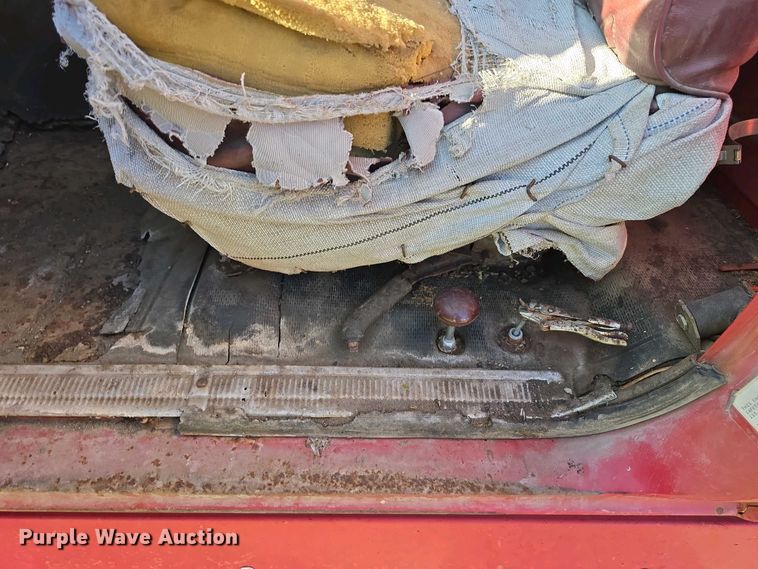 image for item EH8865 1987 GMC C7 grain truck