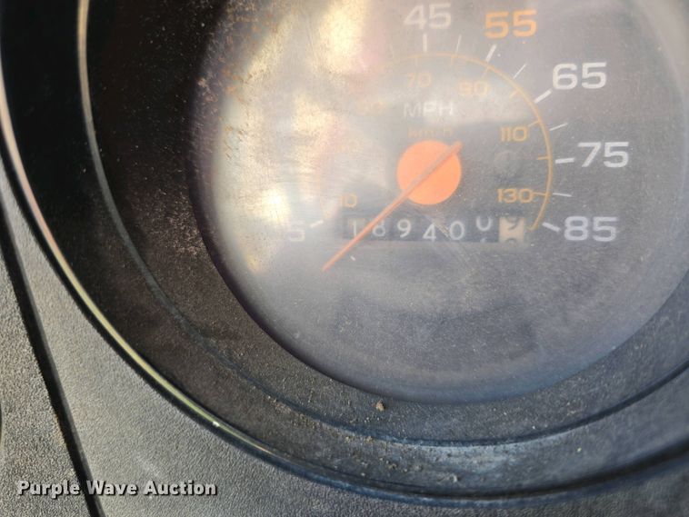 image for item EH8865 1987 GMC C7 grain truck