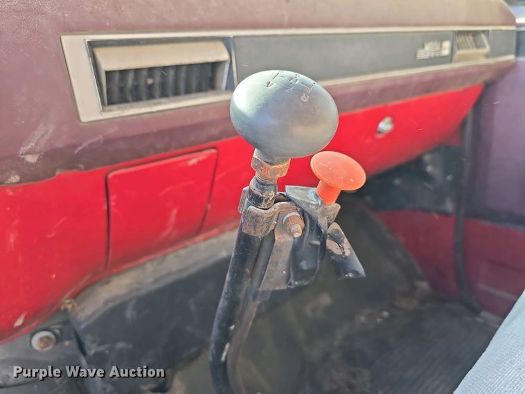 image for item EH8865 1987 GMC C7 grain truck