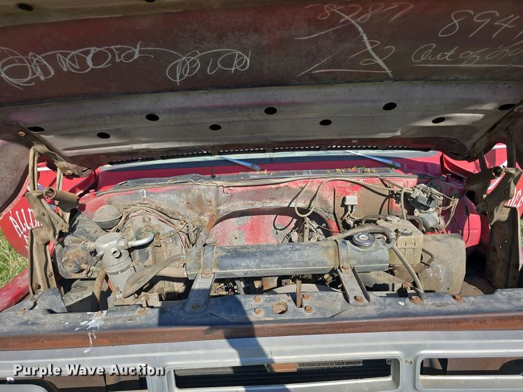 image for item EH8865 1987 GMC C7 grain truck