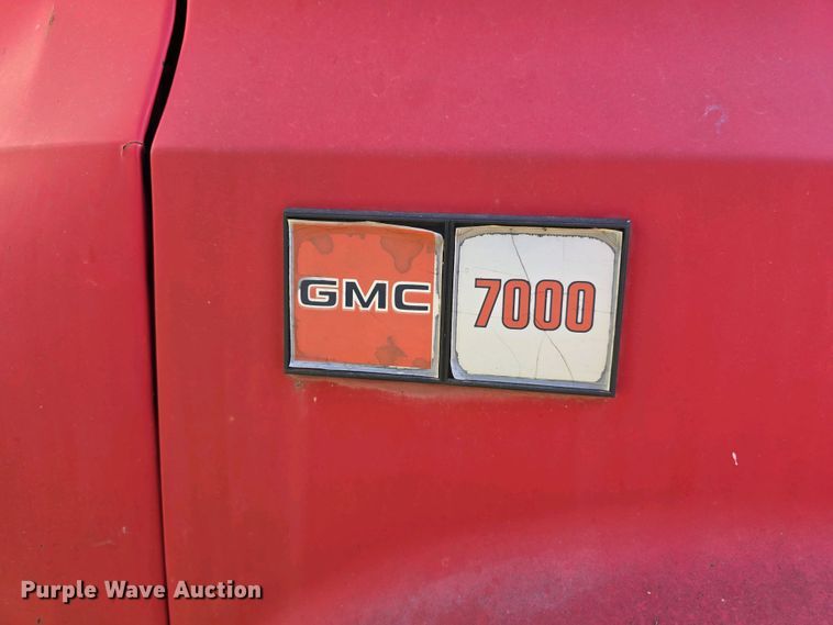 image for item EH8865 1987 GMC C7 grain truck