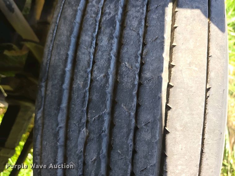 image for item EH8865 1987 GMC C7 grain truck