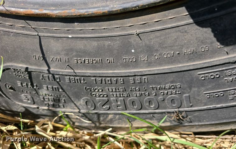 image for item EH8865 1987 GMC C7 grain truck