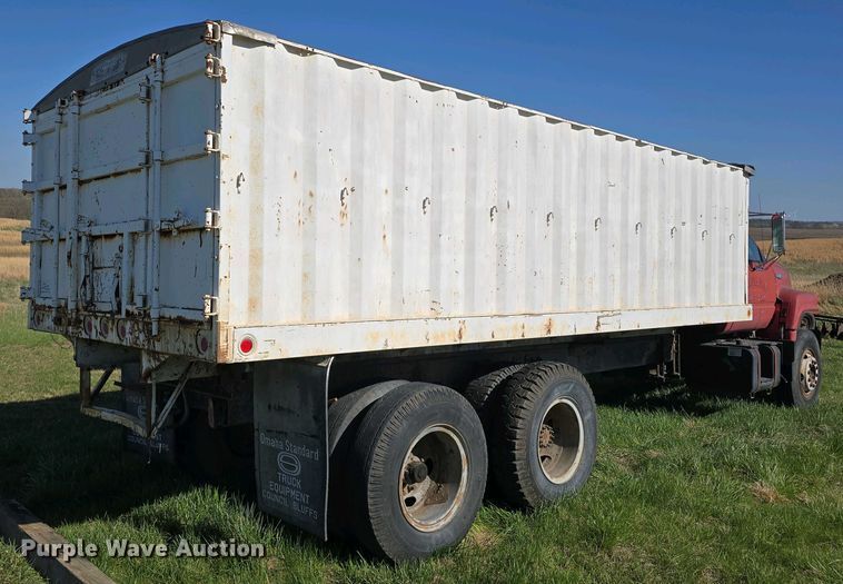 image for item EH8866 1991 Chevrolet Kodiak C7 grain truck