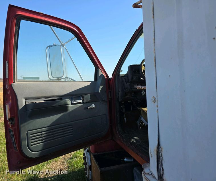 image for item EH8866 1991 Chevrolet Kodiak C7 grain truck