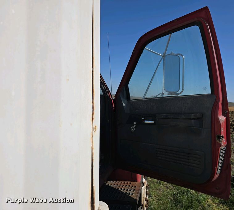 image for item EH8866 1991 Chevrolet Kodiak C7 grain truck