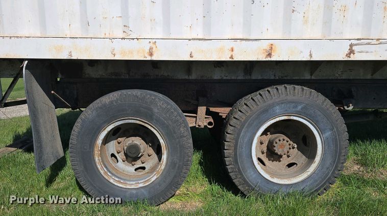 image for item EH8866 1991 Chevrolet Kodiak C7 grain truck