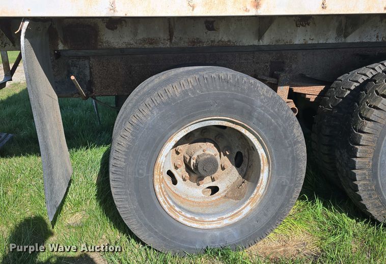 image for item EH8866 1991 Chevrolet Kodiak C7 grain truck