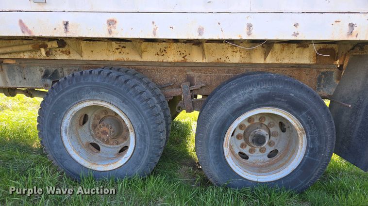 image for item EH8866 1991 Chevrolet Kodiak C7 grain truck