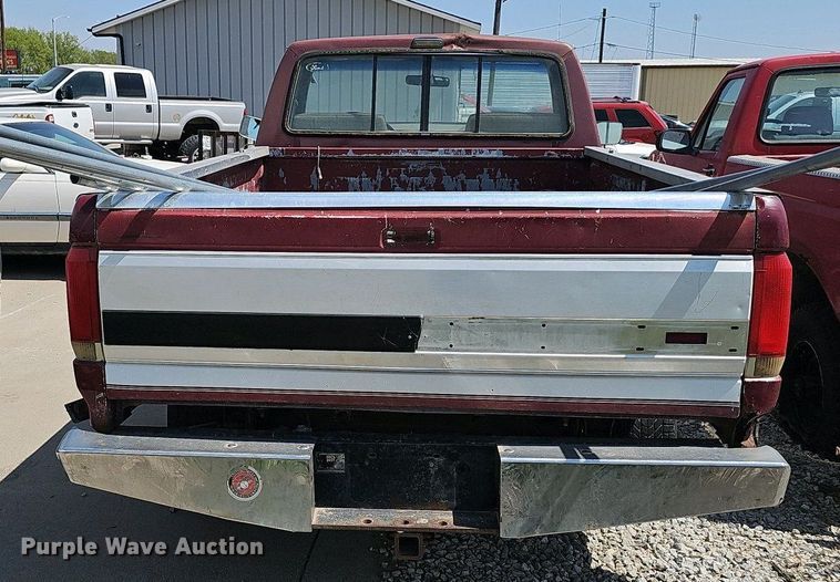 image for item EH8886 1990 Ford F150 pickup truck