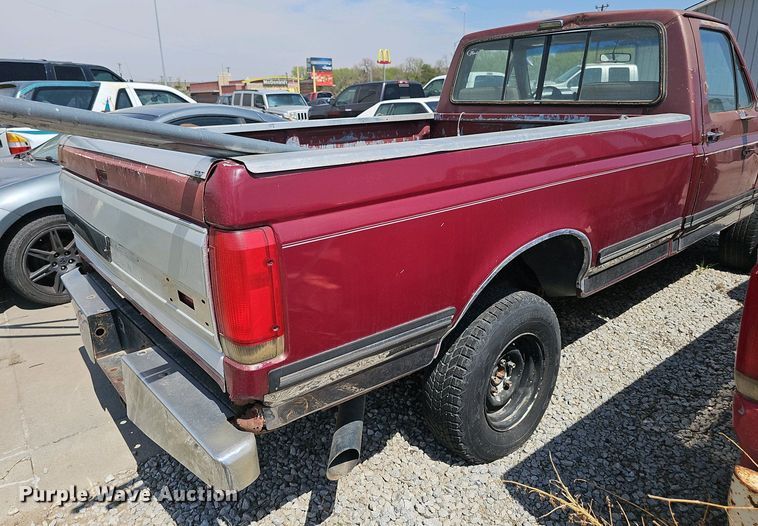 image for item EH8886 1990 Ford F150 pickup truck