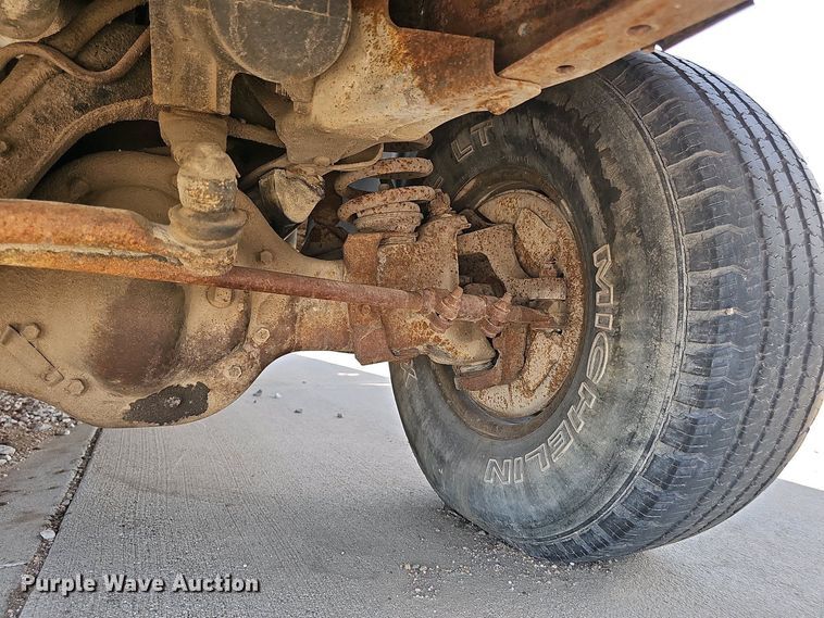 image for item EH8886 1990 Ford F150 pickup truck