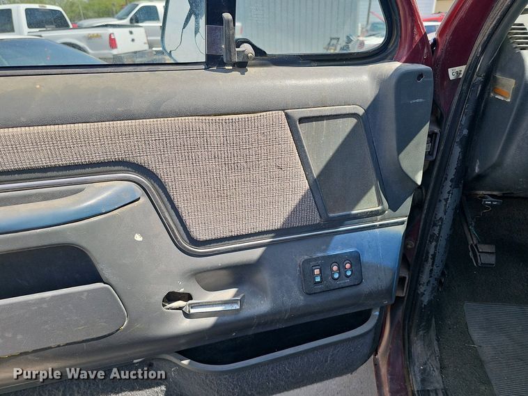 image for item EH8886 1990 Ford F150 pickup truck