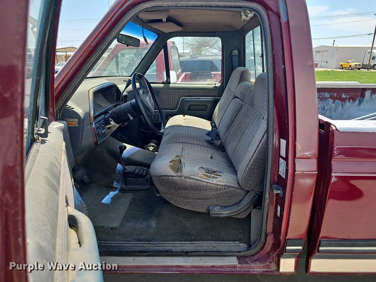 image for item EH8886 1990 Ford F150 pickup truck