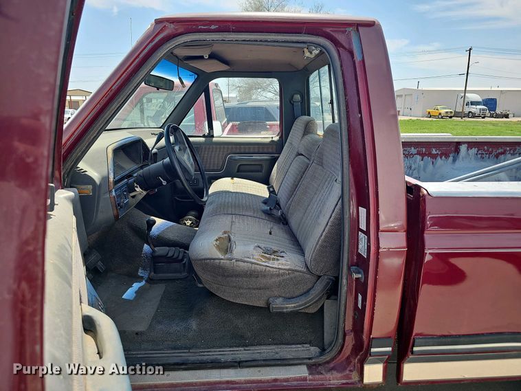 image for item EH8886 1990 Ford F150 pickup truck