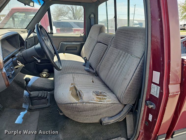 image for item EH8886 1990 Ford F150 pickup truck