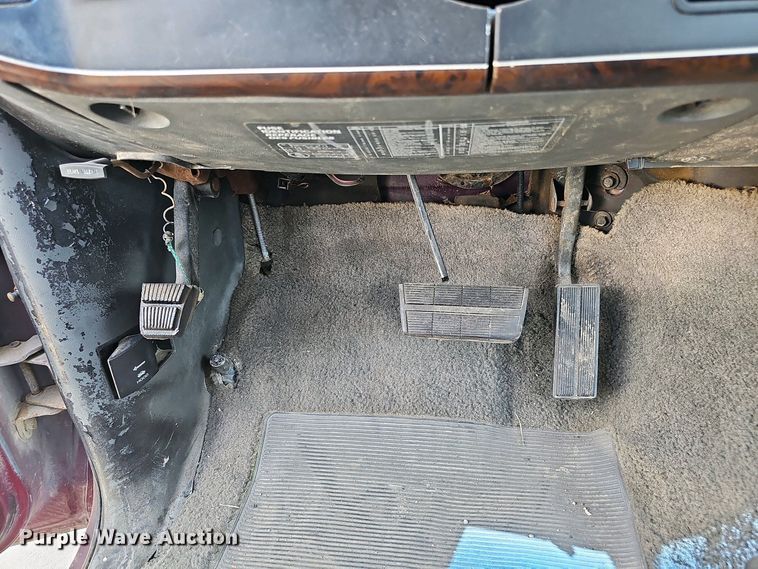 image for item EH8886 1990 Ford F150 pickup truck