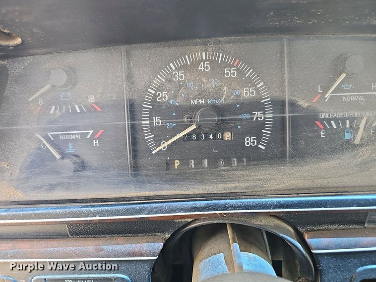 image for item EH8886 1990 Ford F150 pickup truck