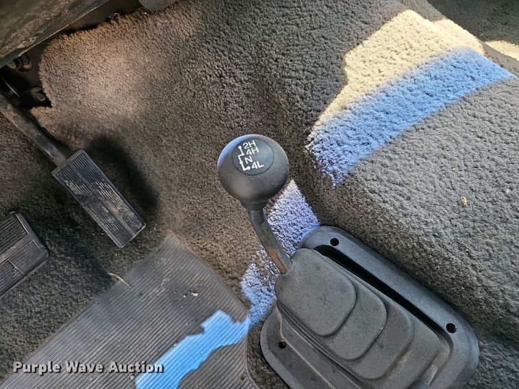 image for item EH8886 1990 Ford F150 pickup truck