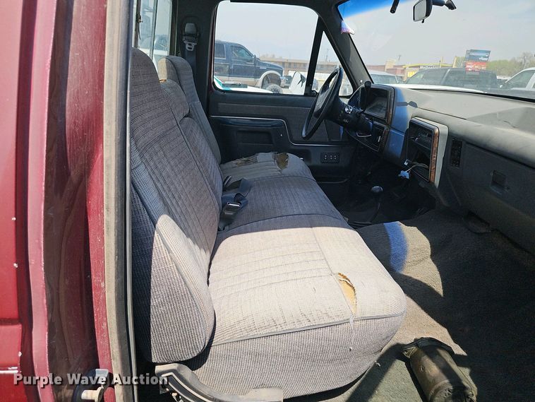 image for item EH8886 1990 Ford F150 pickup truck