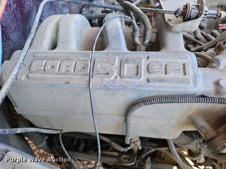 image for item EH8886 1990 Ford F150 pickup truck