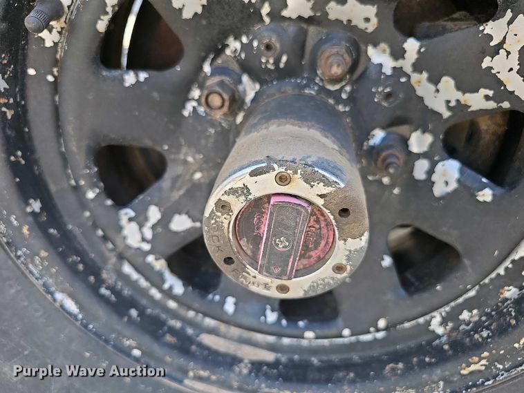 image for item EH8886 1990 Ford F150 pickup truck