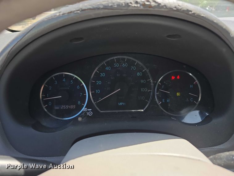 image for item EH8954 2006 Toyota Sienna LE van