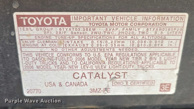 image for item EH8954 2006 Toyota Sienna LE van